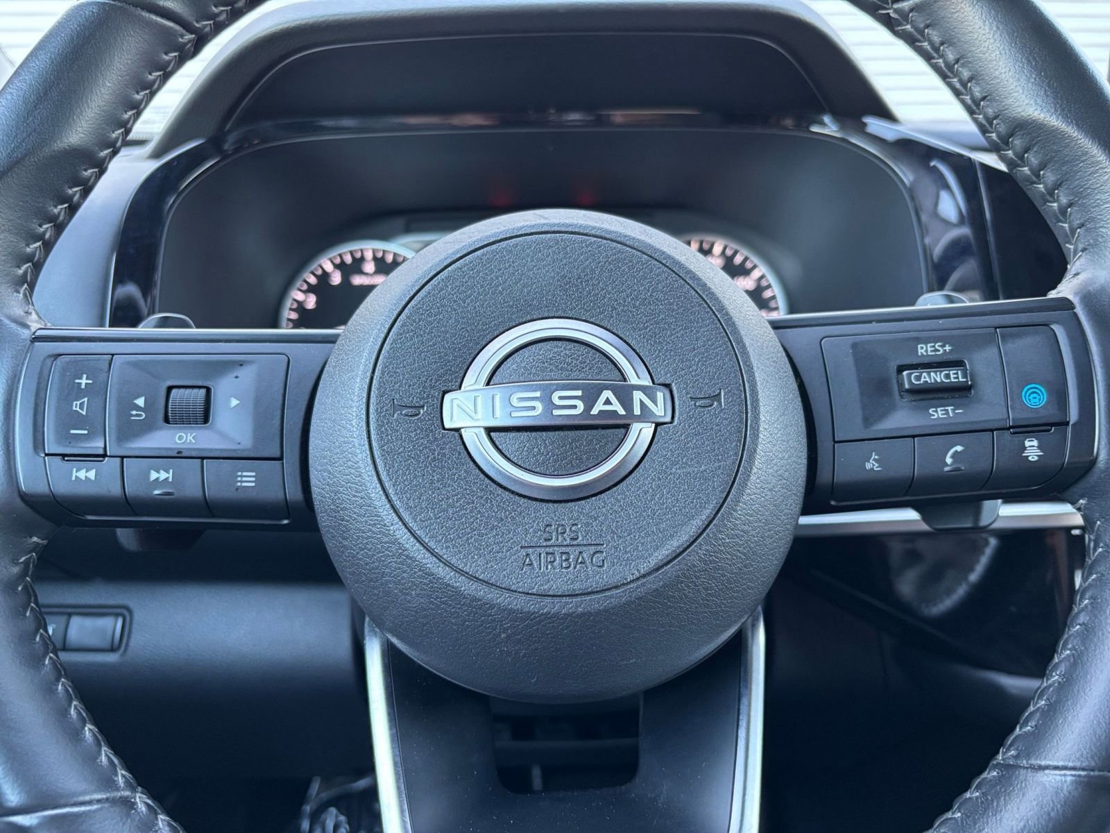 Used 2025 Nissan Pathfinder SV AWD/4WD image 30