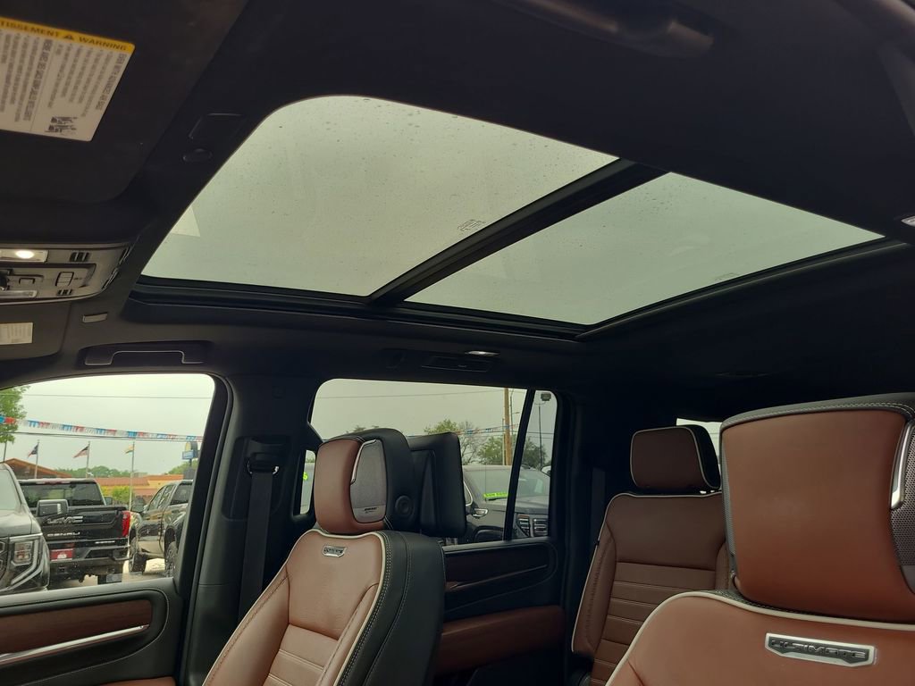 Used 2023 GMC Yukon XL Denali Ultimate w/ LPO, Floor Liner Package AWD/4WD image 19