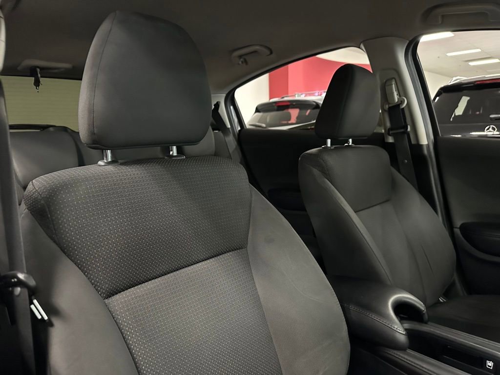 Used 2019 Honda HR-V LX image 30
