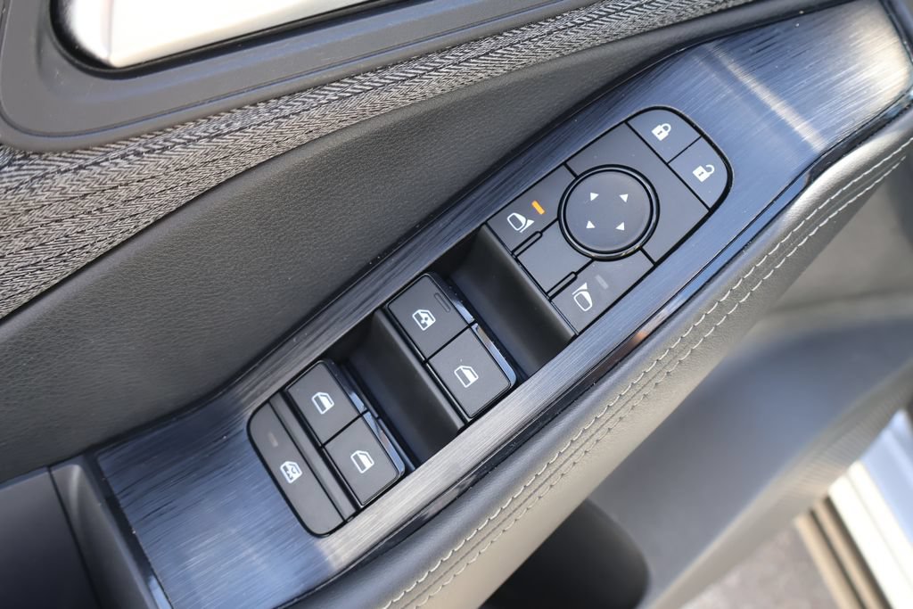 Used 2022 Nissan Rogue SV FWD image 12
