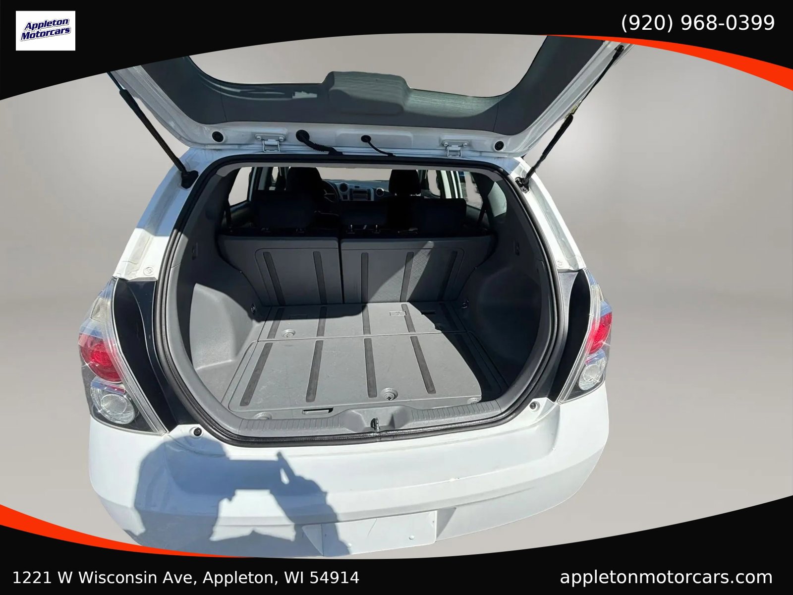 Used 2009 Pontiac Vibe w/ Preferred Package FWD image 20