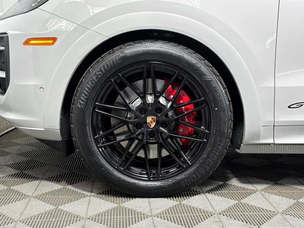 New 2026 Porsche Cayenne GTS image 42