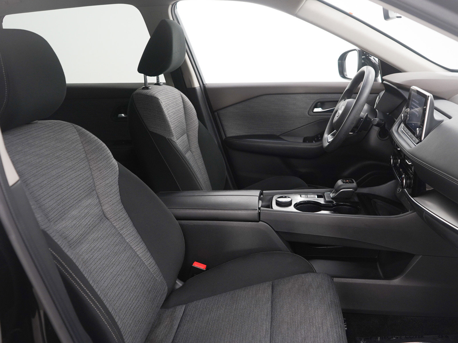 Used 2022 Nissan Rogue SV image 11