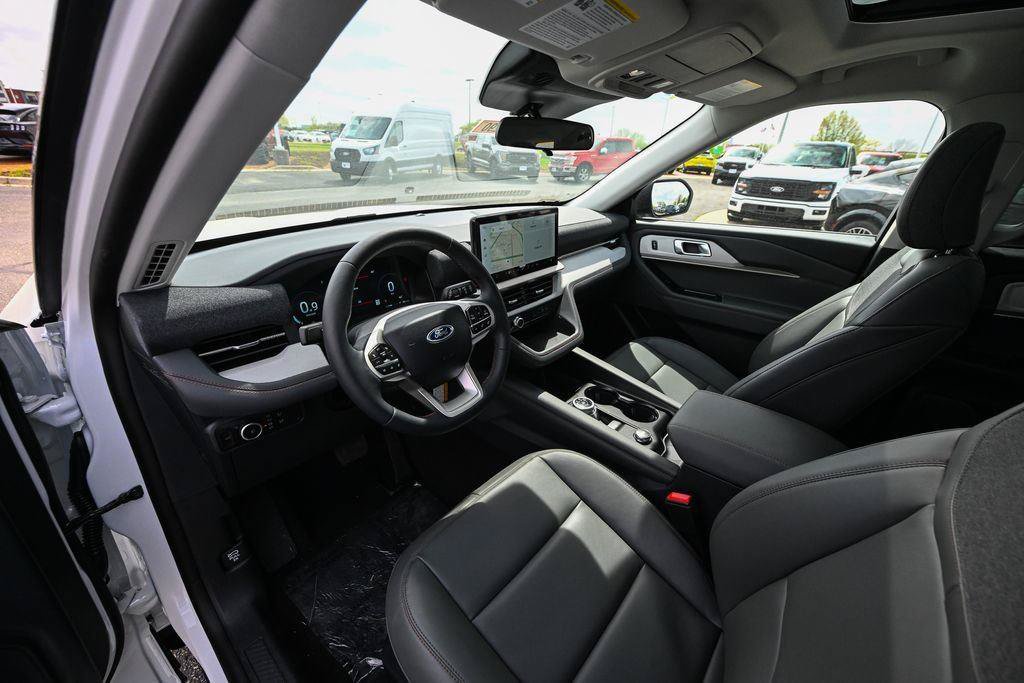 New 2026 Ford Explorer Active w/ Active Comfort Package AWD/4WD image 16