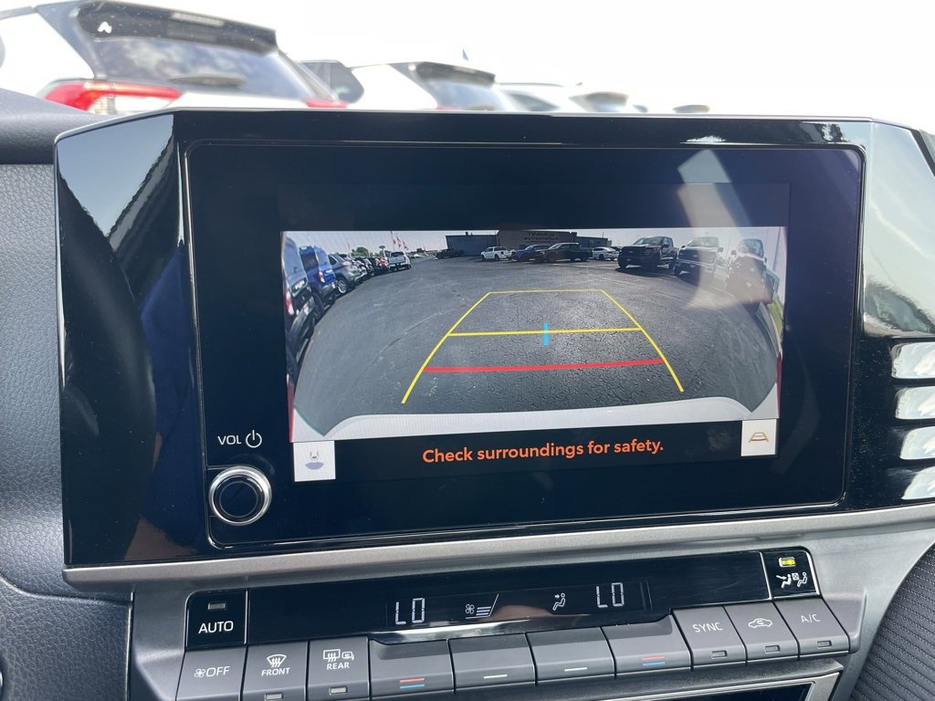 Used 2025 Toyota Camry SE image 17