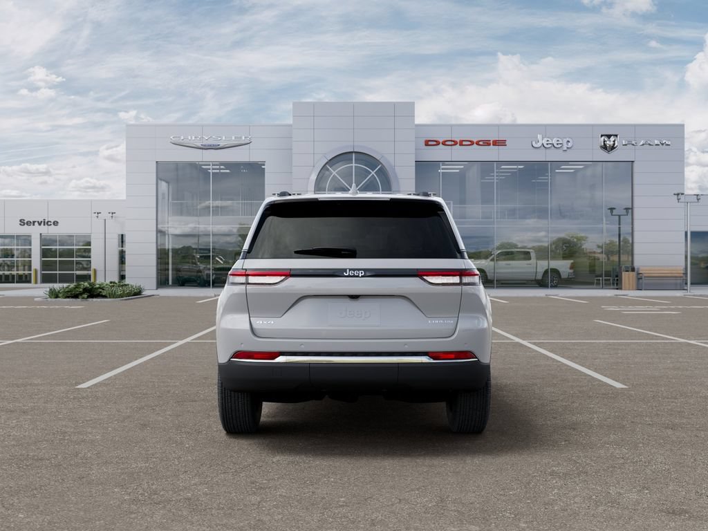 New 2026 Jeep Grand Cherokee Laredo w/ Trailer Tow Package AWD/4WD image 7