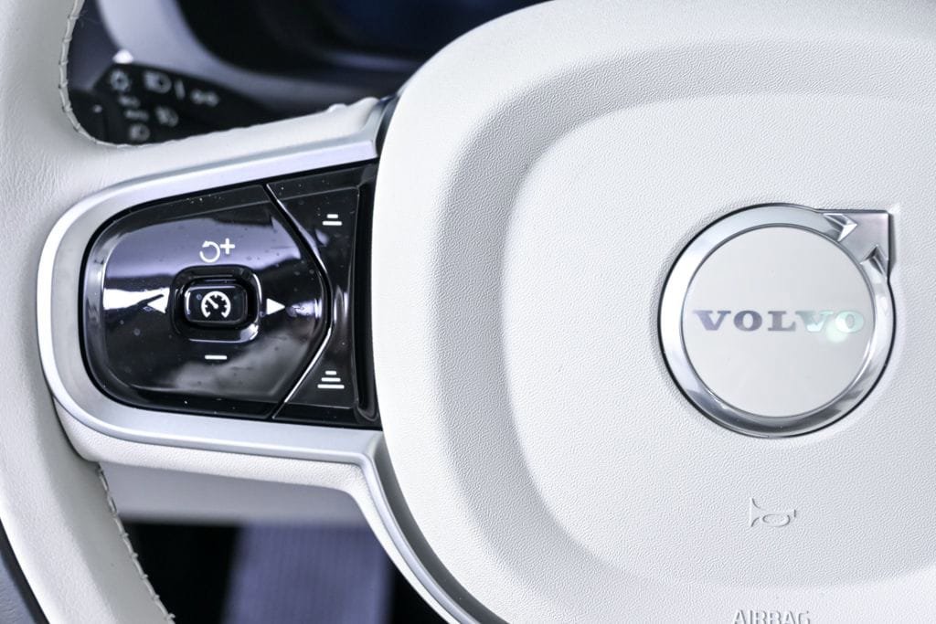 New 2026 Volvo XC60 T8 Ultra w/ Protection Package Premier AWD/4WD image 10