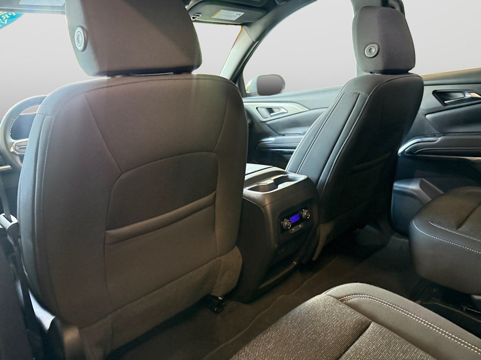 Used 2026 Chevrolet Traverse LT FWD image 18