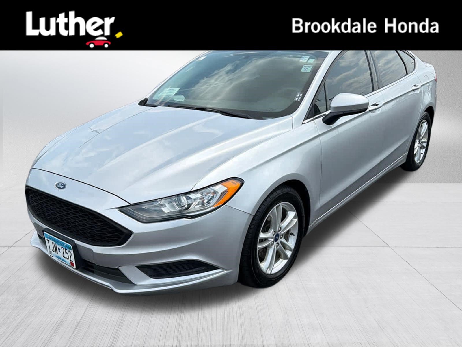 Used 2018 Ford Fusion SE w/ Fusion SE Technology Package FWD image 1