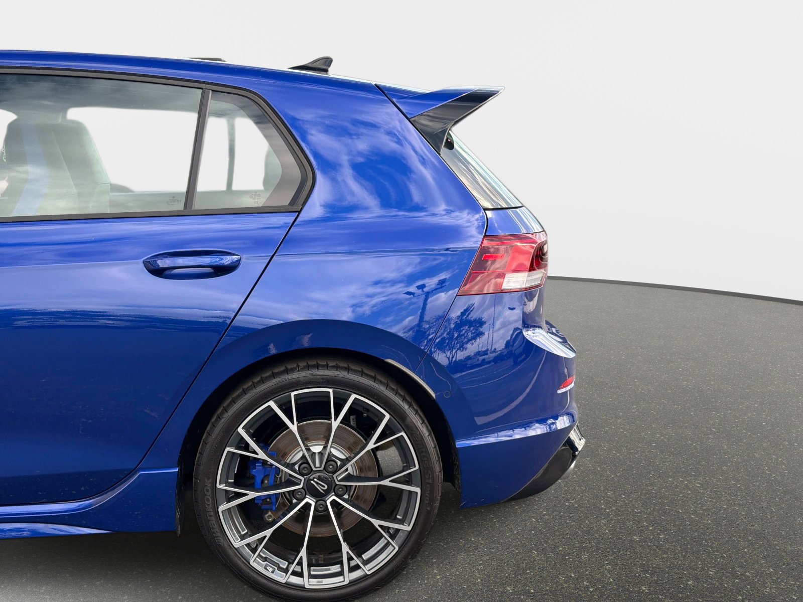 Used 2025 Volkswagen Golf image 14