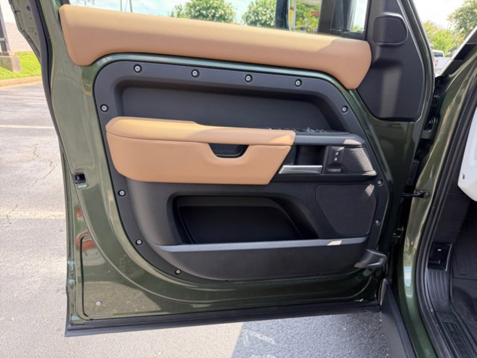 New 2026 Land Rover Defender 110 X-Dynamic SE AWD/4WD image 20