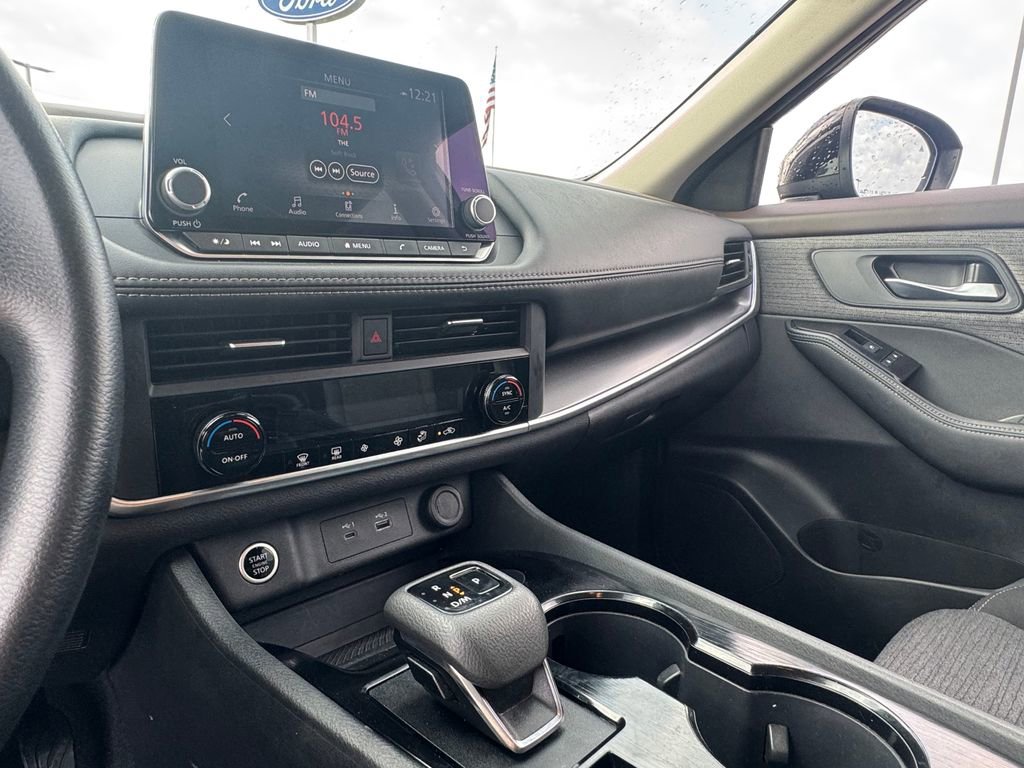Used 2023 Nissan Rogue SV FWD image 21