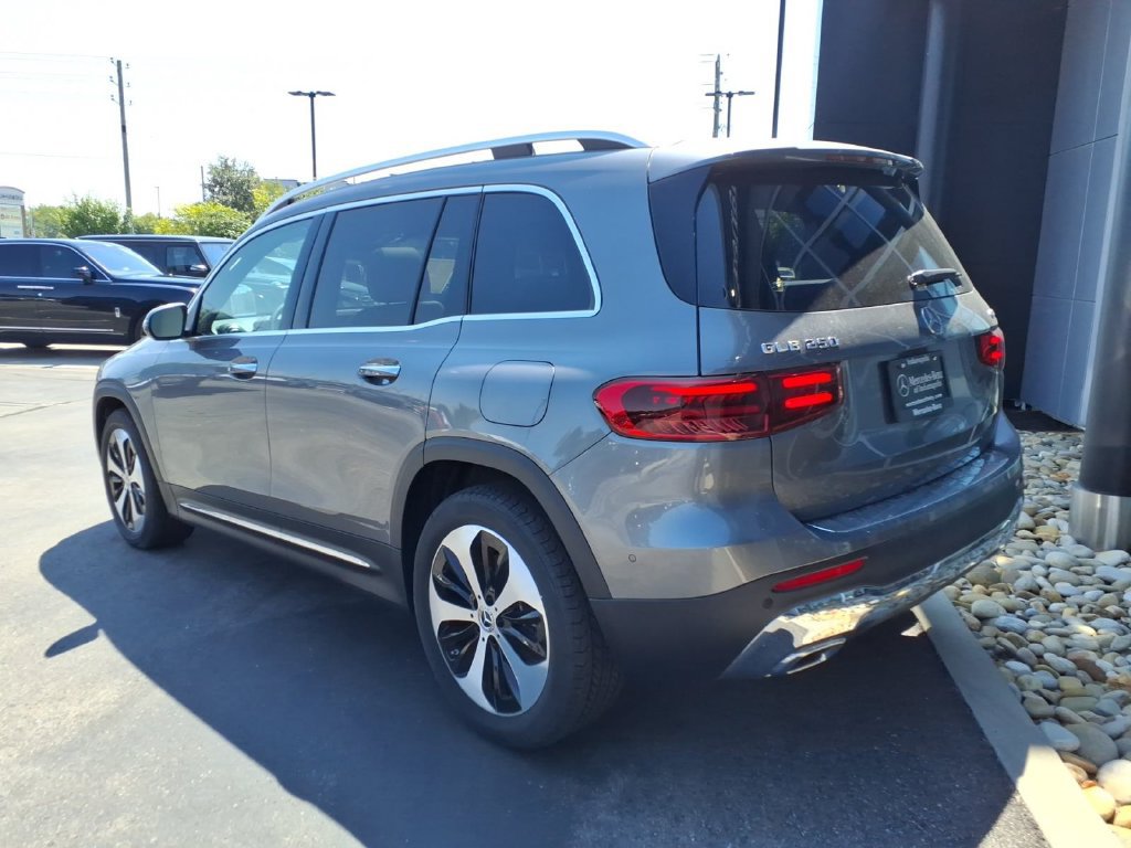 New 2026 Mercedes-Benz GLB 250 4MATIC image 4