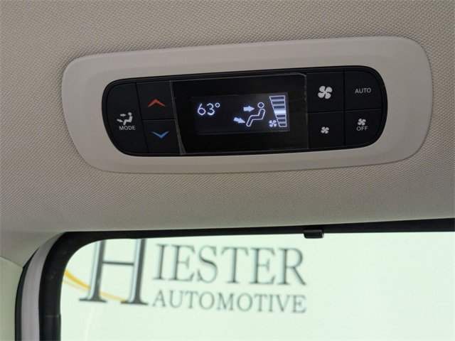 Used 2021 Chrysler Pacifica Touring-L image 31