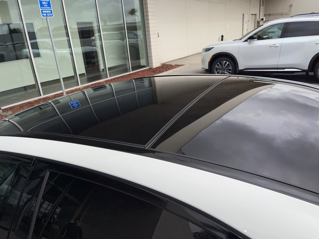 Used 2022 Mercedes-Benz E 350 Sedan image 4