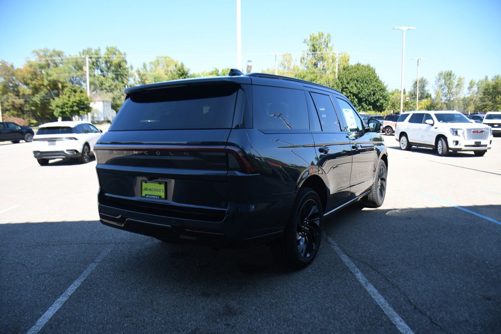 New 2025 Lincoln Navigator Reserve w/ Jet Appearance Package image 6