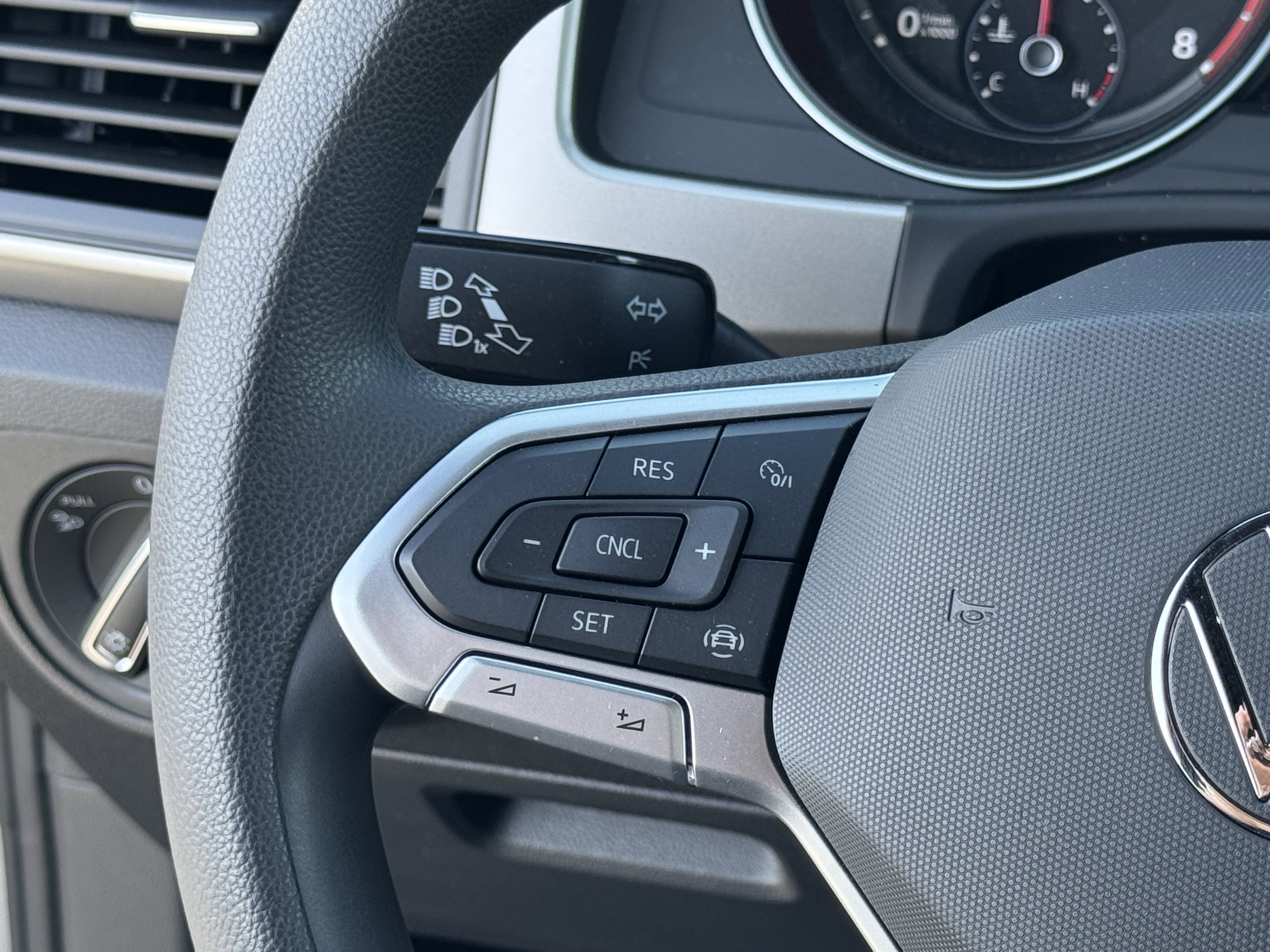 Used 2020 Volkswagen Atlas Cross Sport S image 19