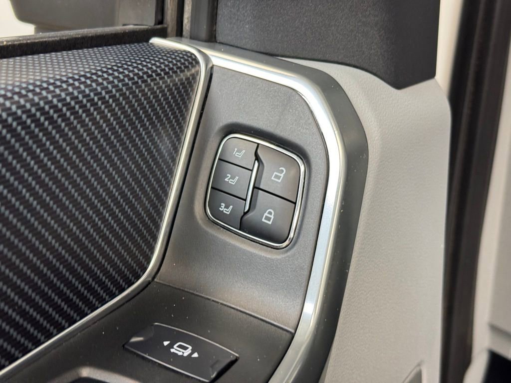 Used 2023 Ford F450 Limited w/ FX4 Off-Road Package image 10