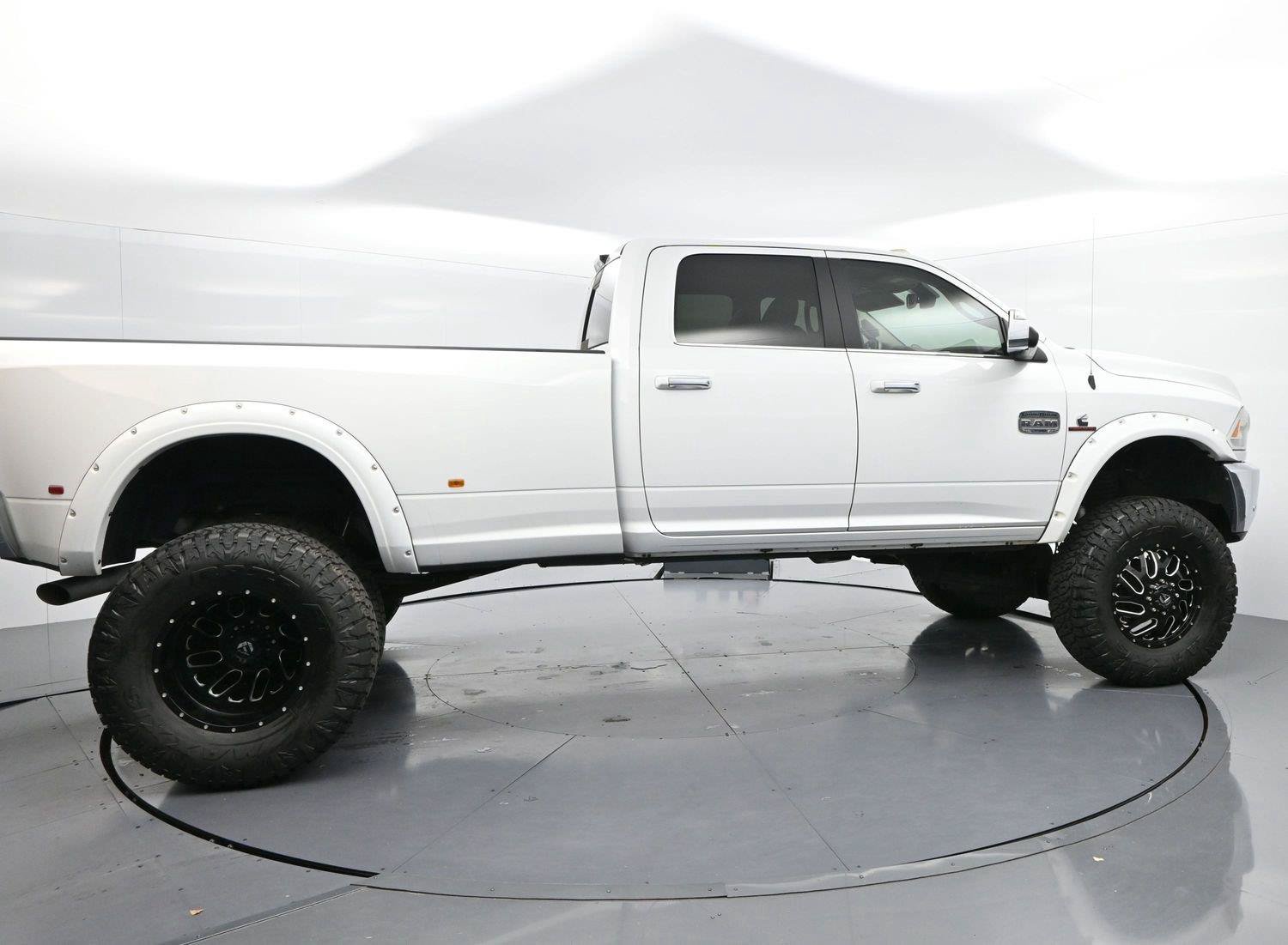 Used 2018 RAM 3500 Laramie Longhorn w/ Longhorn Southfork Package AWD/4WD image 8
