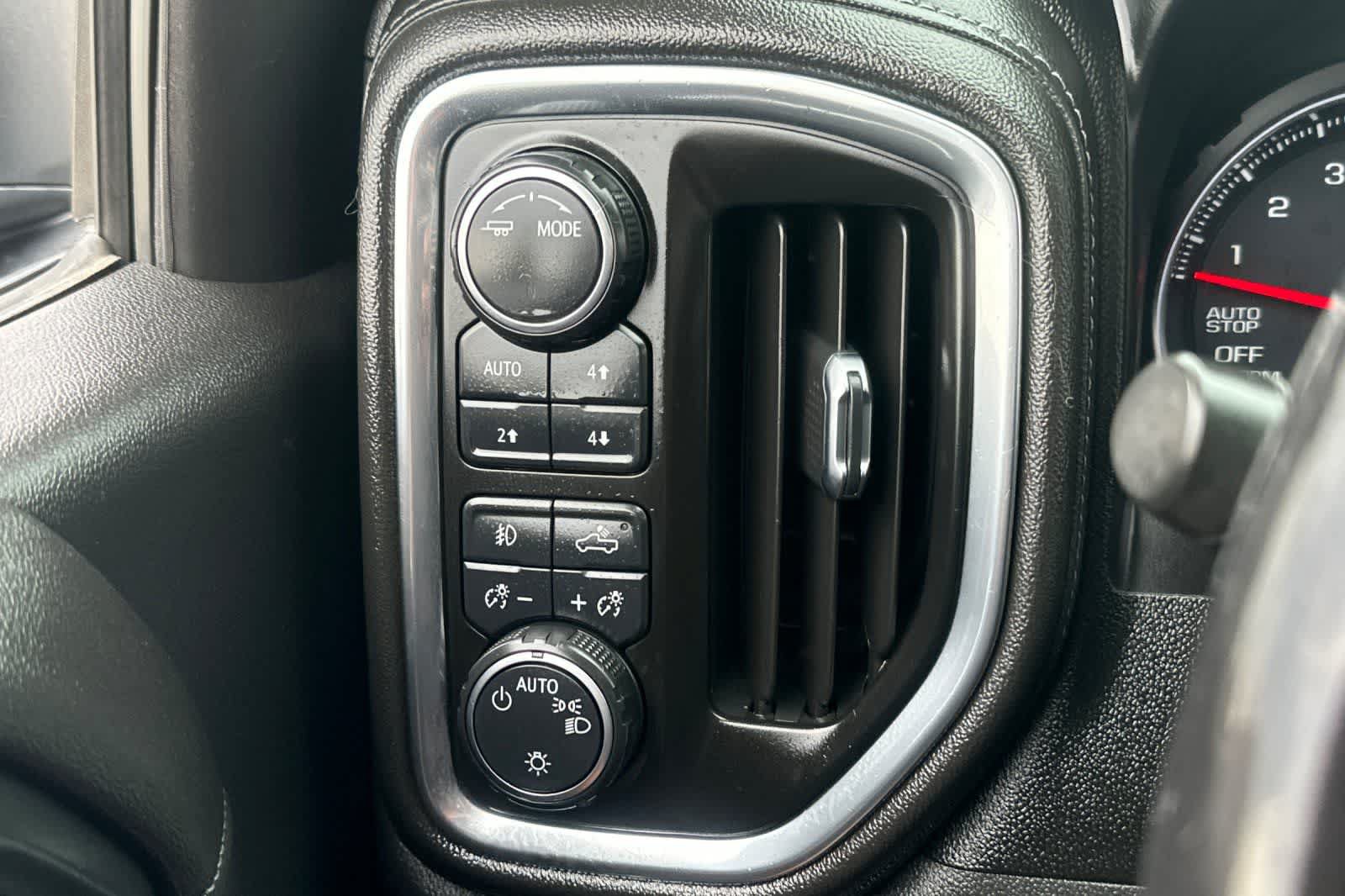 Used 2021 Chevrolet Silverado 1500 RST AWD/4WD image 33