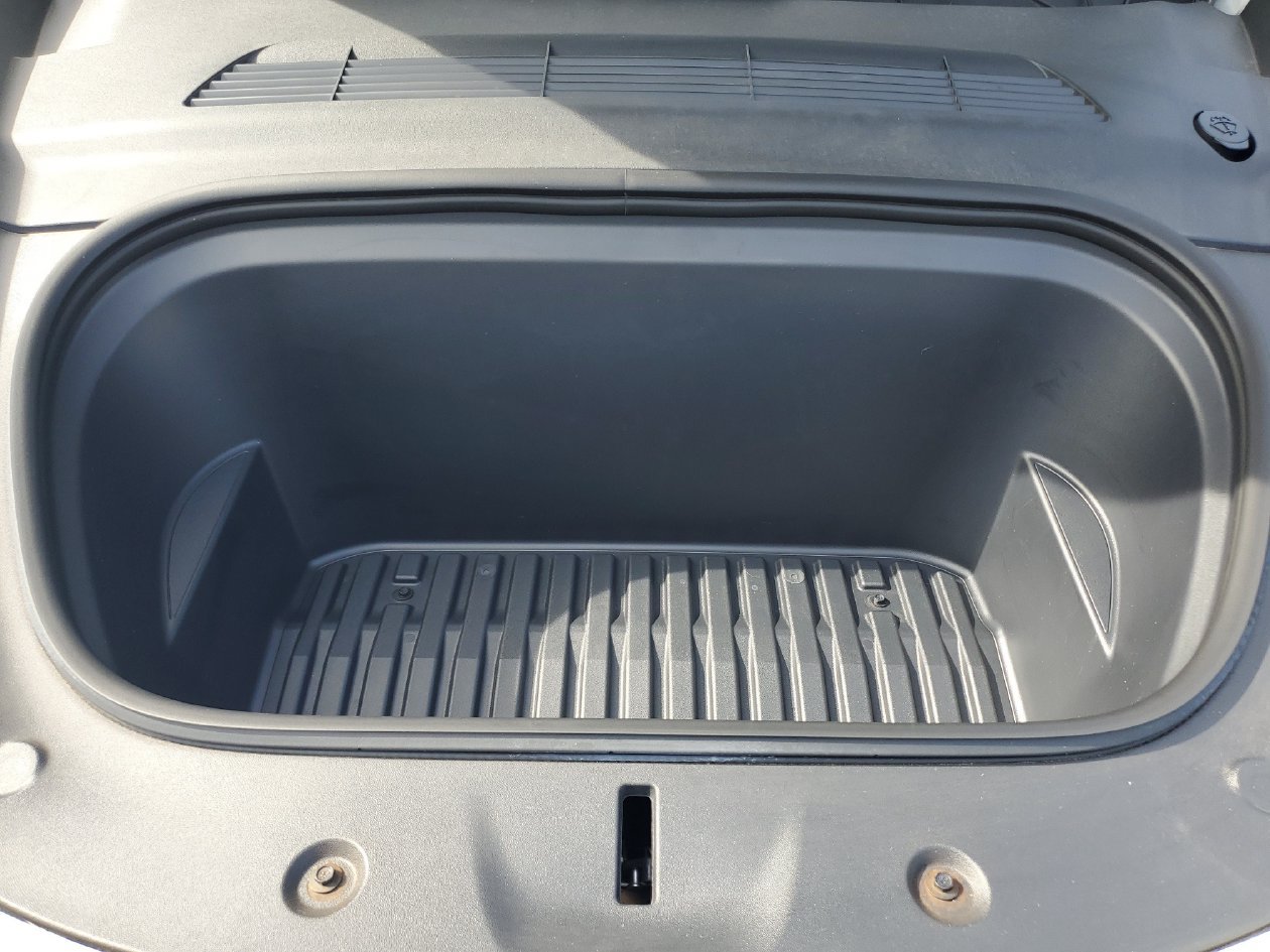 Used 2025 Tesla Model Y Long Range RWD image 8