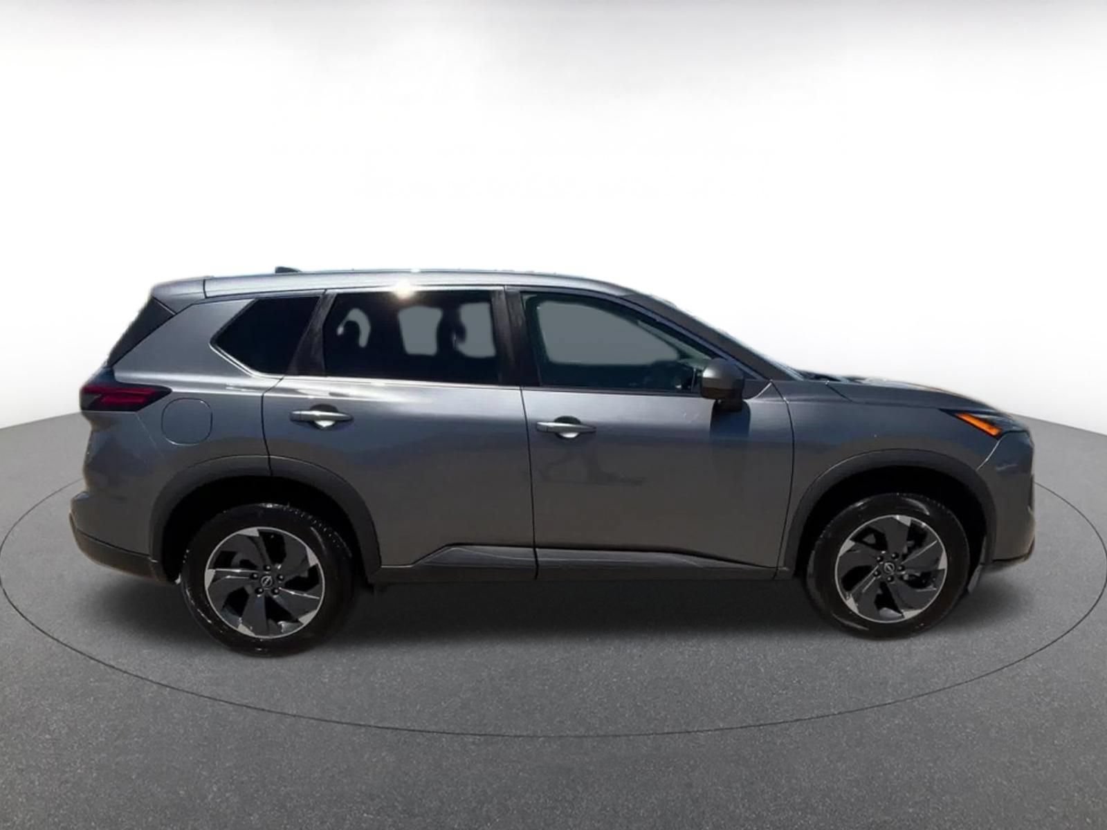 Used 2025 Nissan Rogue SV FWD image 15