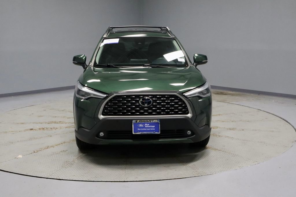 Used 2022 Toyota Corolla Cross XLE w/ Convenience Package AWD/4WD image 6