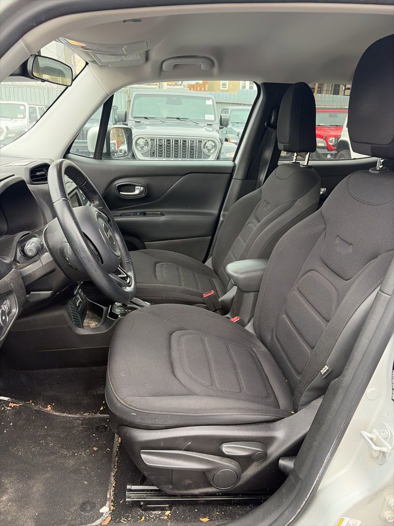 Certified 2017 Jeep Renegade Altitude image 7