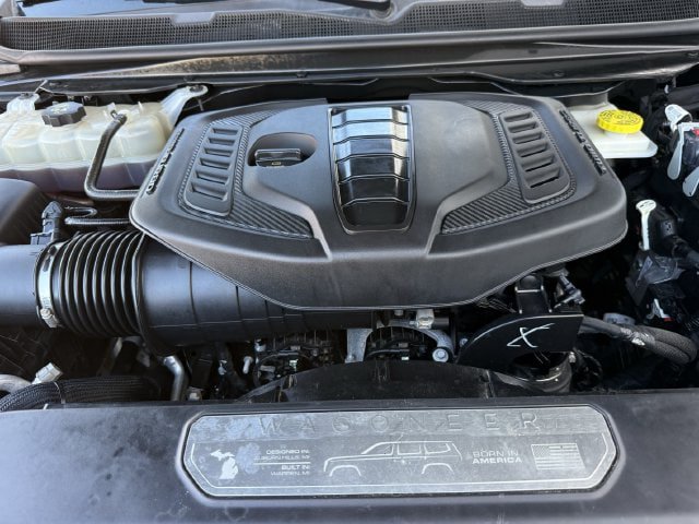 Used 2024 Jeep Wagoneer L Series II RWD image 34