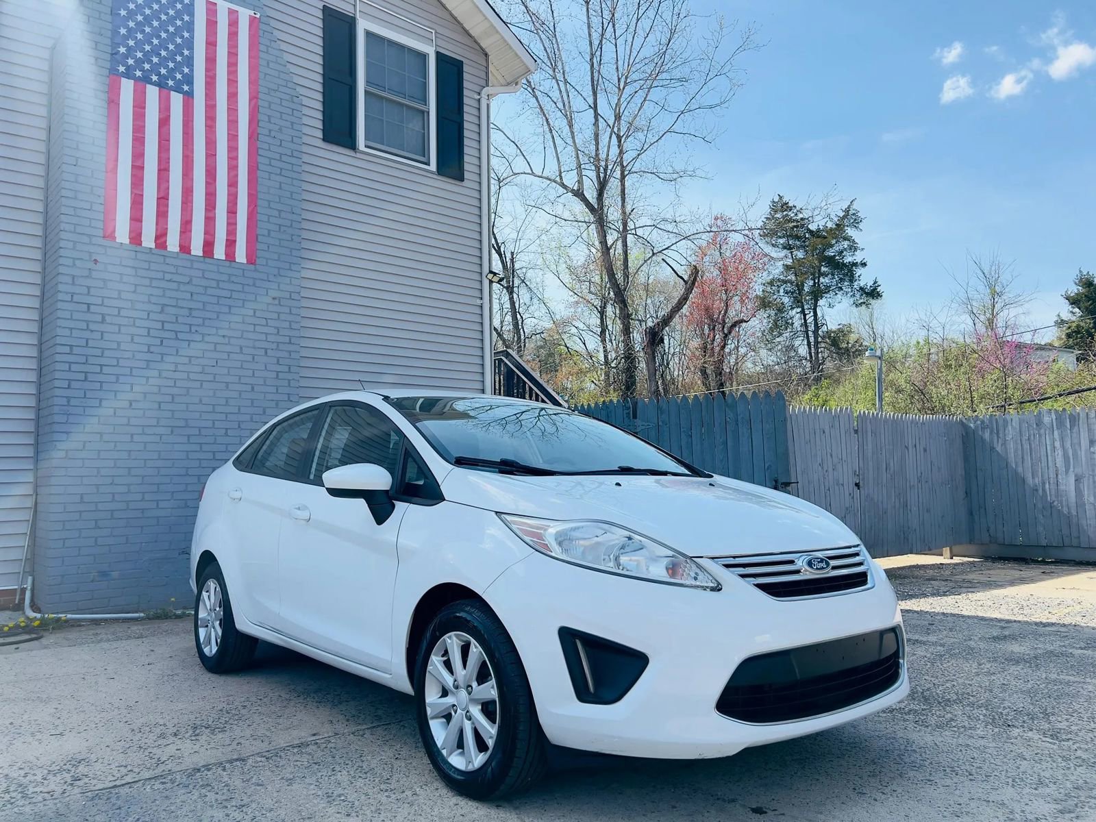 Used 2011 Ford Fiesta SE w/ 202A Rapid Spec Order Code image 4