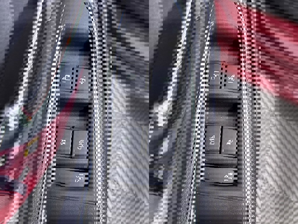 Used 2018 Chevrolet Cruze LT w/ Sun And Sound Package image 21