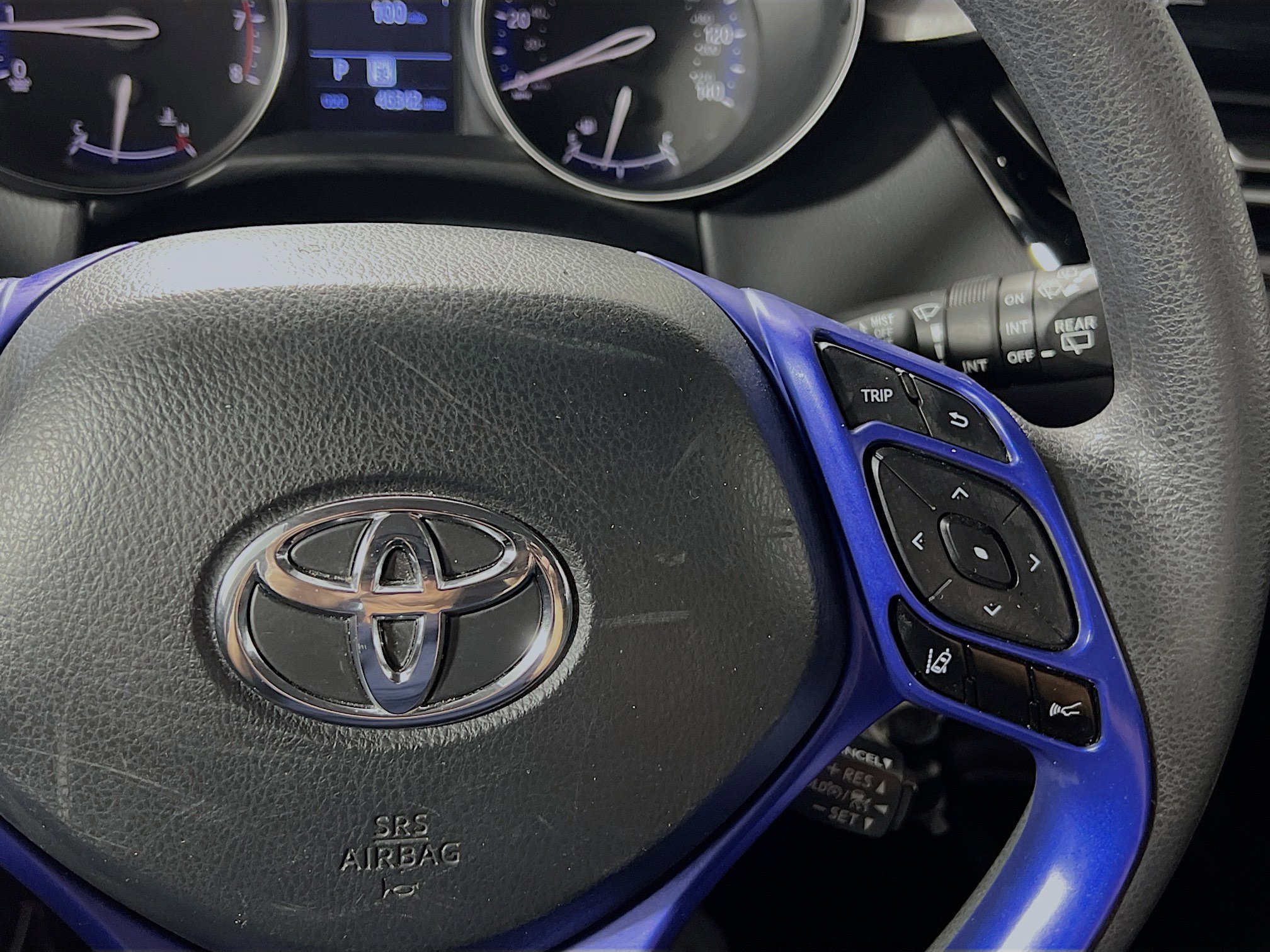 Used 2021 Toyota C-HR LE image 20