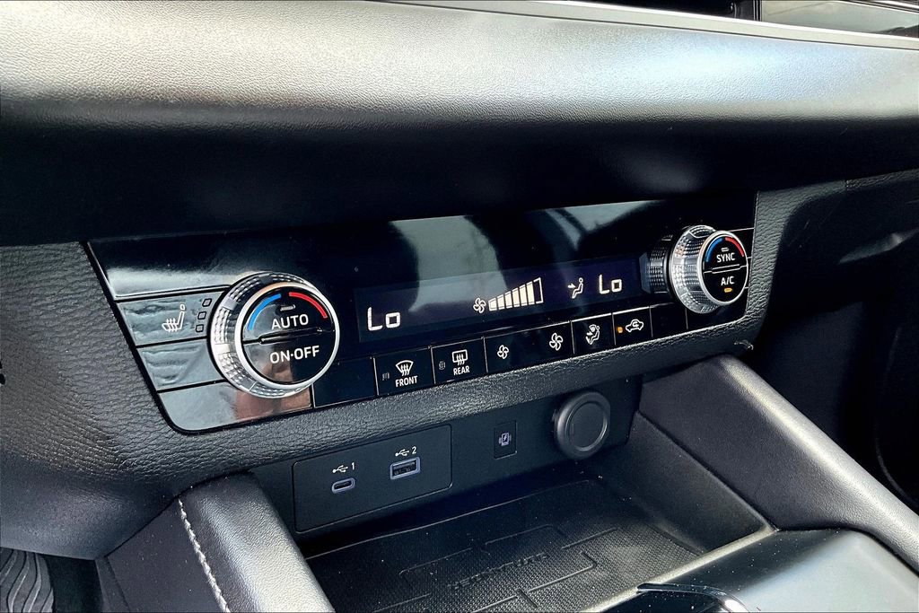 Used 2024 Mitsubishi Outlander SE FWD image 15