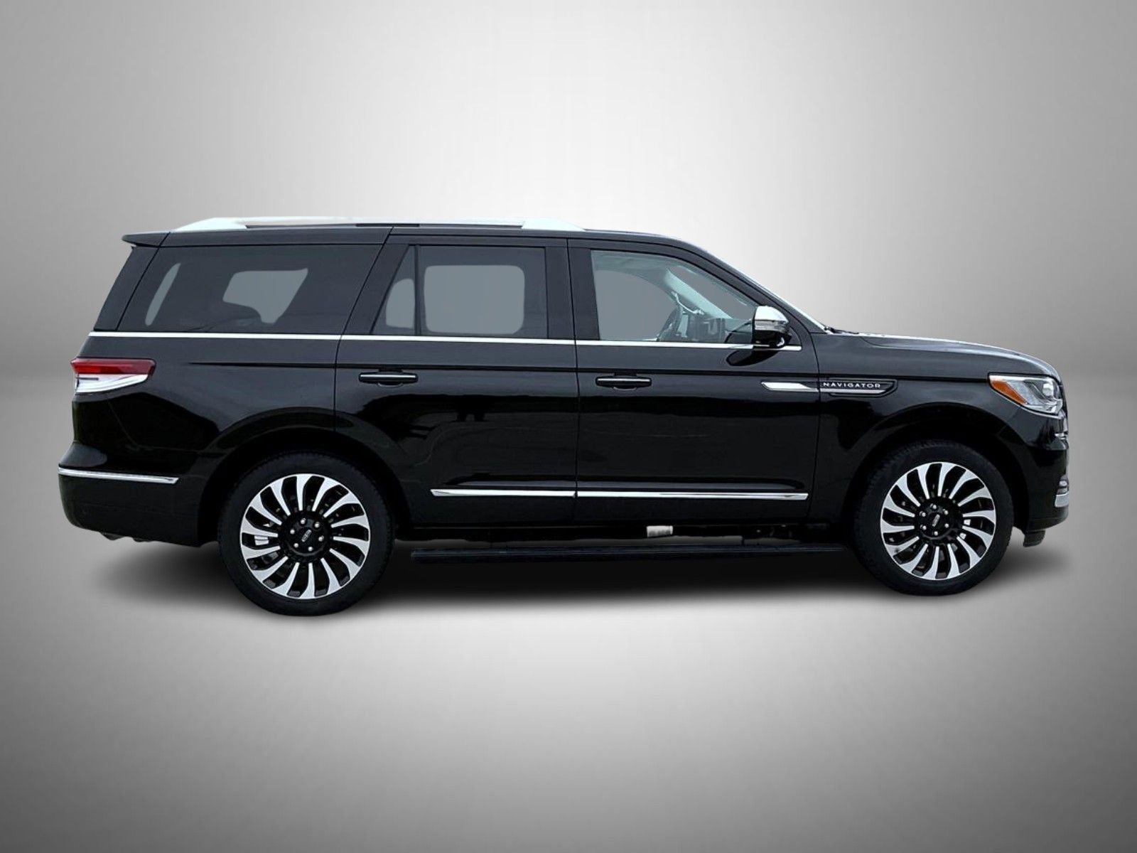 Certified 2024 Lincoln Navigator Black Label image 4
