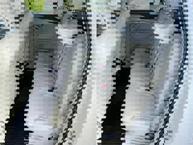 Used 2021 Volvo XC90 T5 Momentum w/ Climate Package image 10