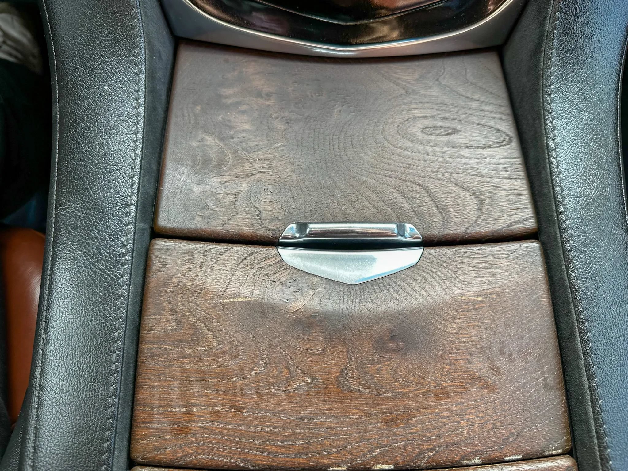 Used 2016 Cadillac Escalade Premium AWD/4WD image 23
