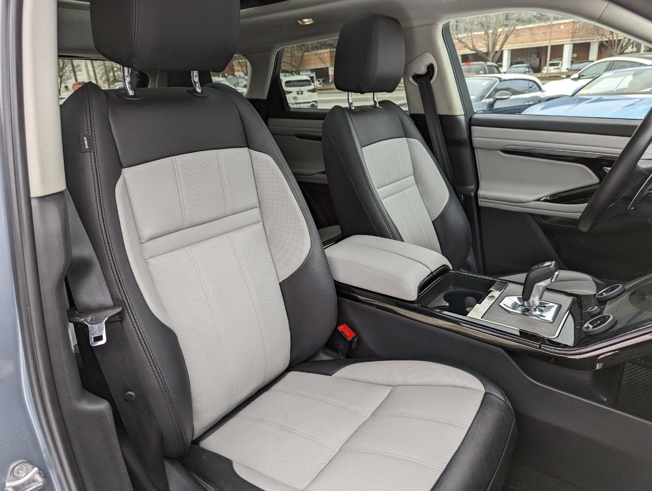 Used 2022 Land Rover Range Rover Evoque R-Dynamic S image 36