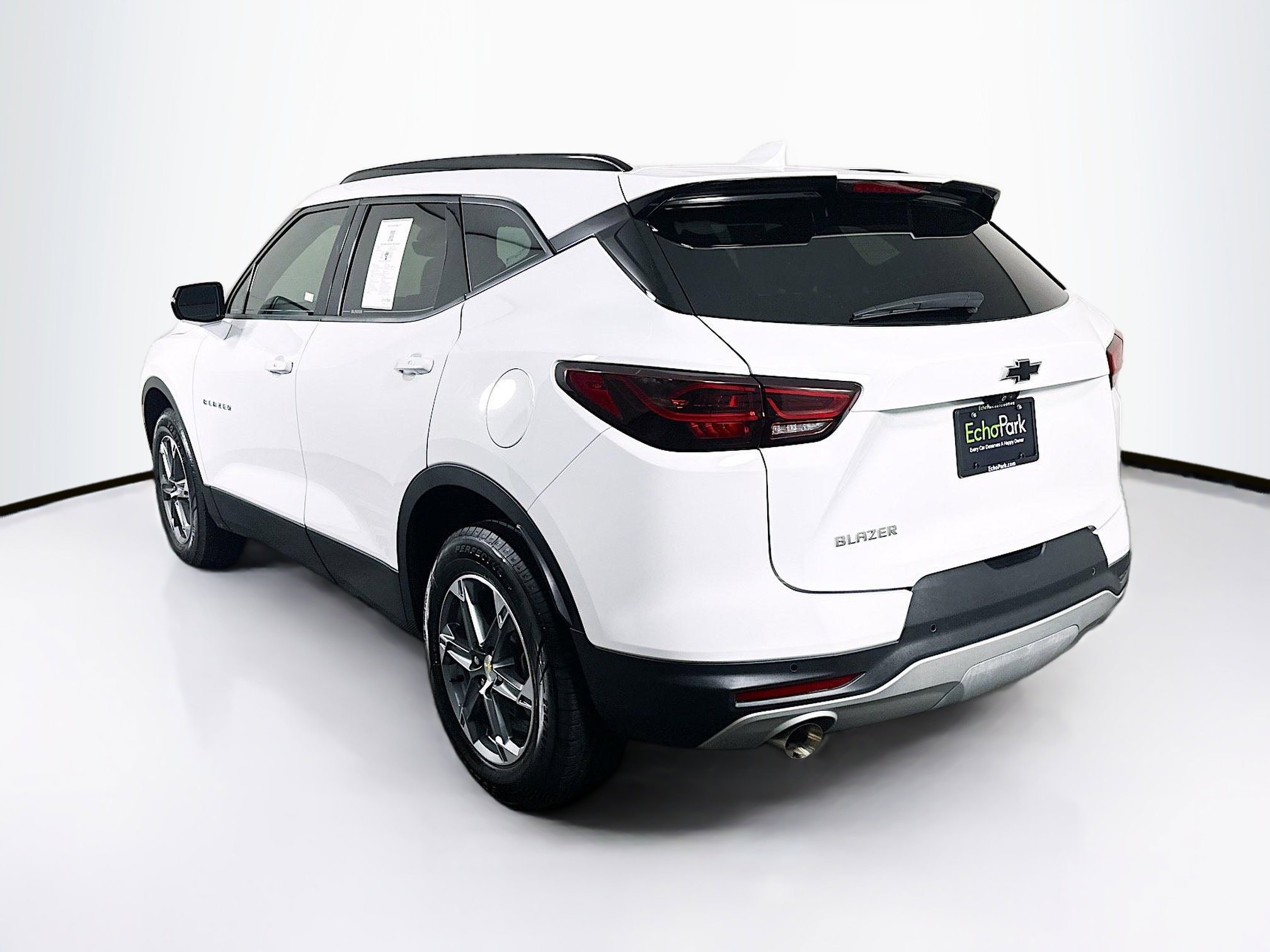 Used 2024 Chevrolet Blazer LT w/ Sound & Technology Package FWD image 5