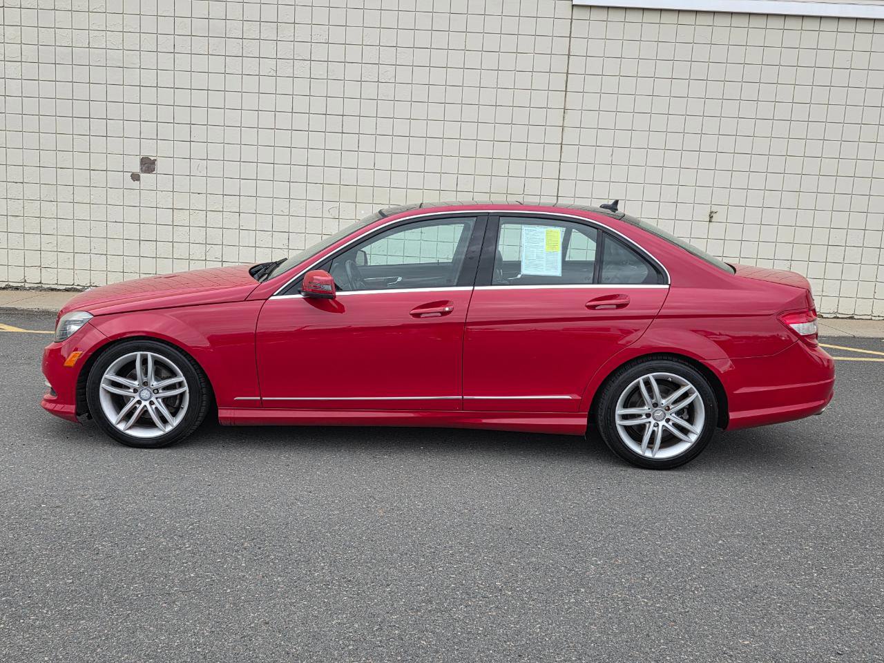 Used 2011 Mercedes-Benz C 300 4MATIC Sedan image 4