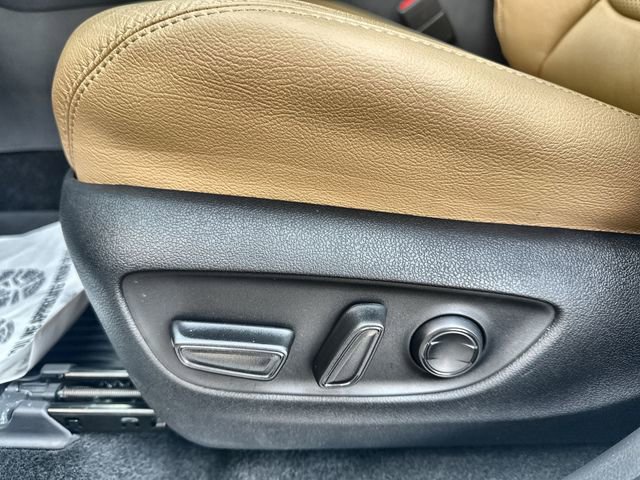 Used 2025 Toyota RAV4 XLE image 21