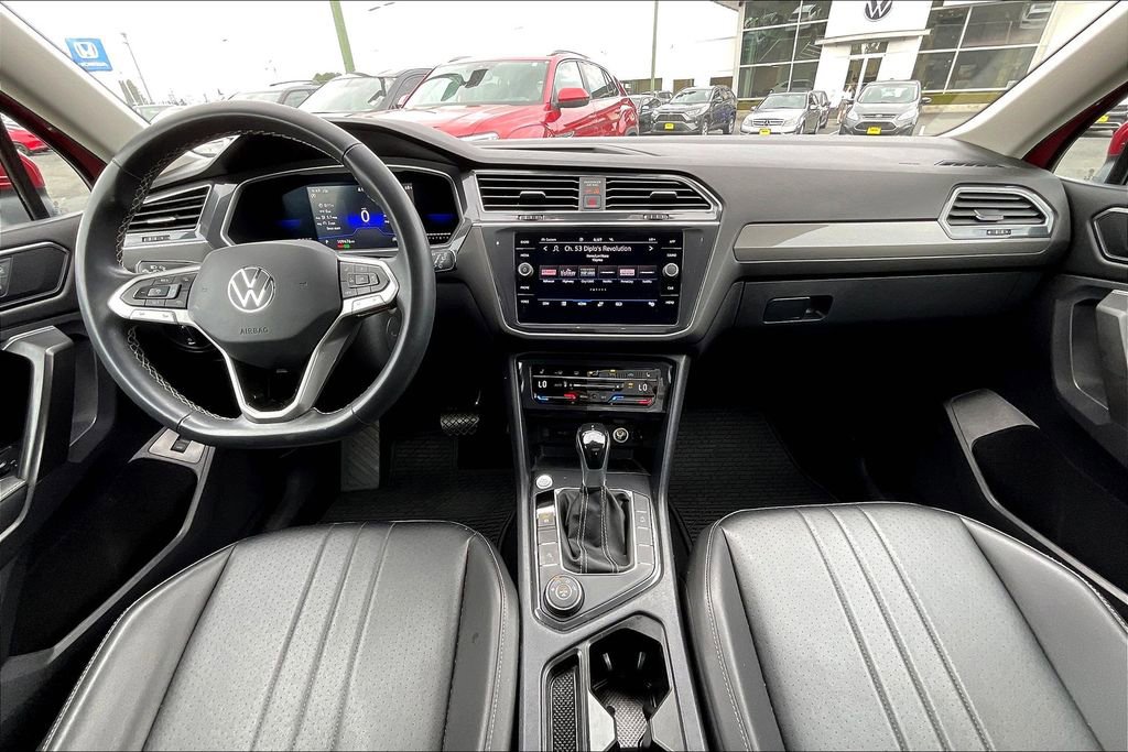 Used 2022 Volkswagen Tiguan SE image 45