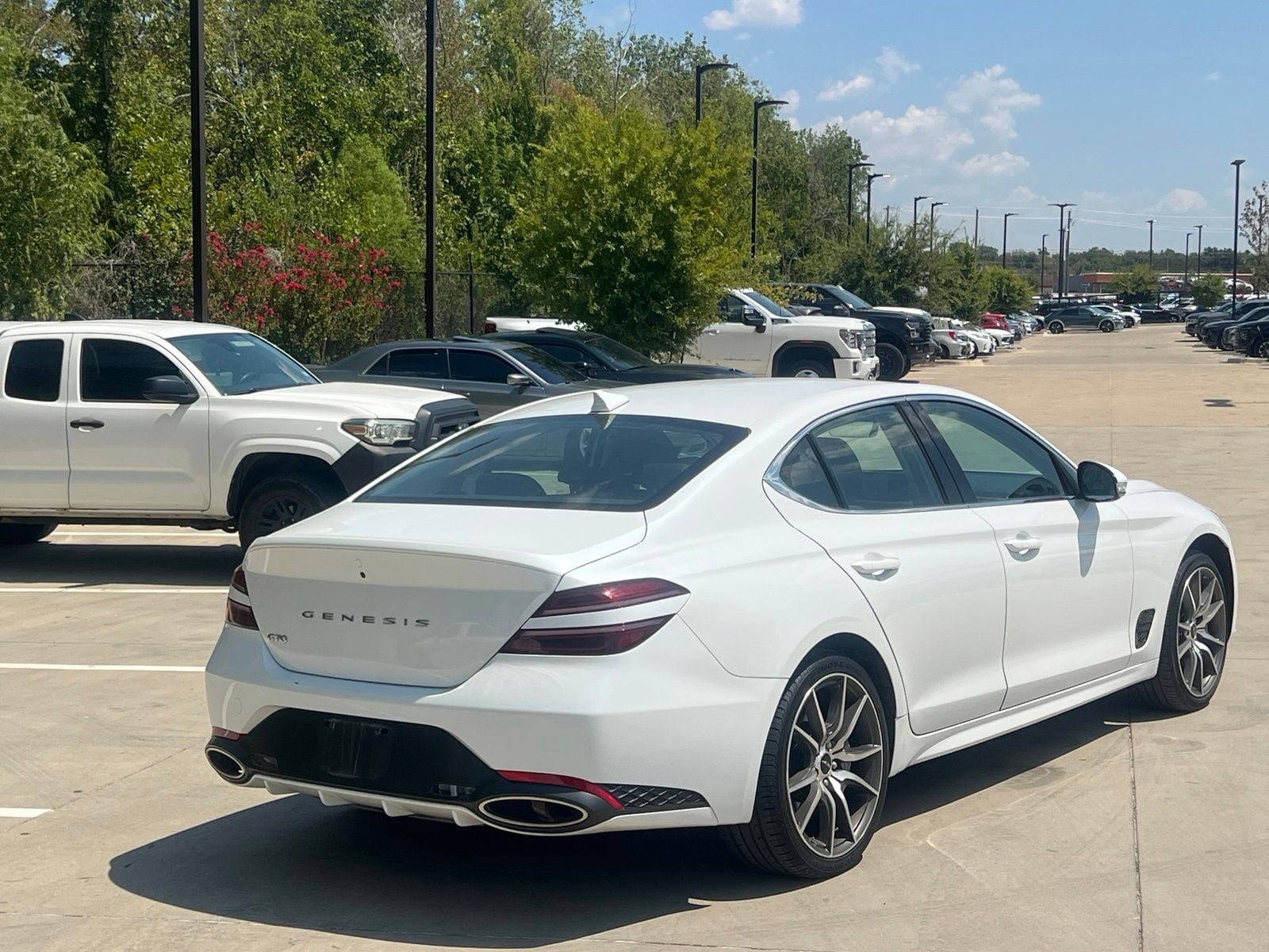 Used 2025 Genesis G70 2.5T RWD image 12