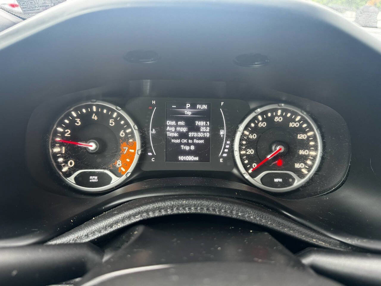 Used 2018 Jeep Renegade Latitude image 9