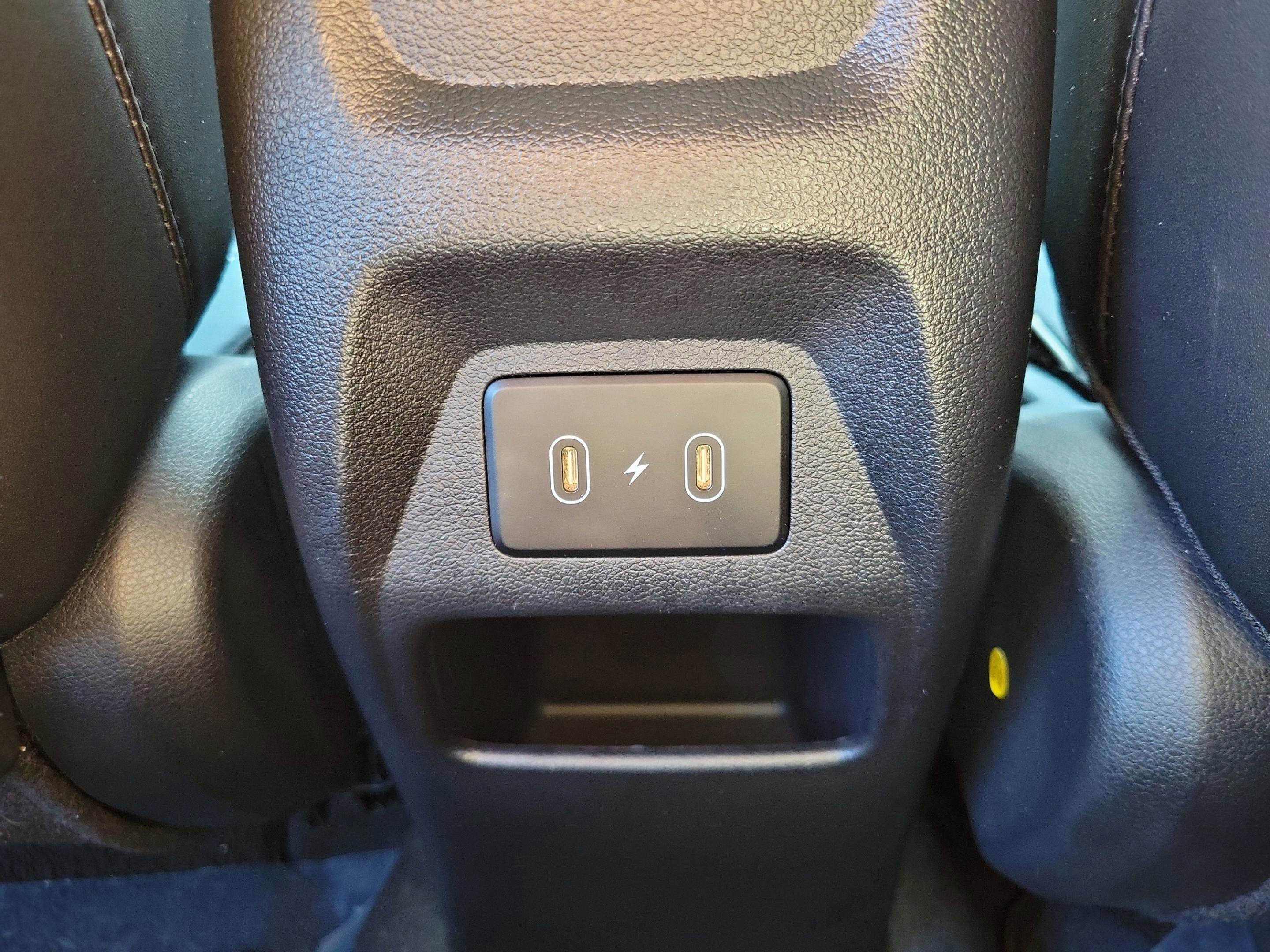 Certified 2024 Hyundai Venue Limited image 11