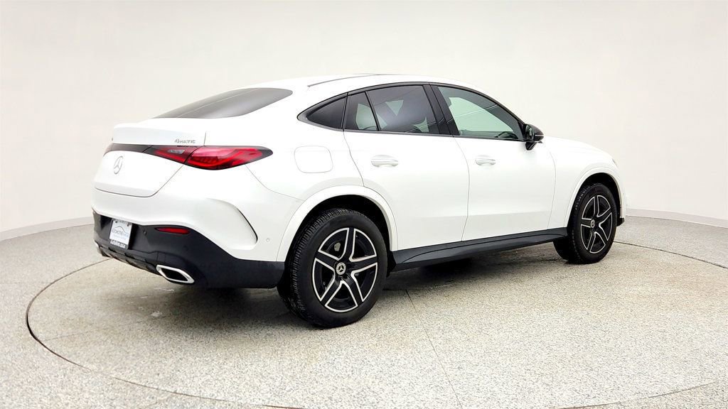 Used 2024 Mercedes-Benz GLC 300 4MATIC image 5