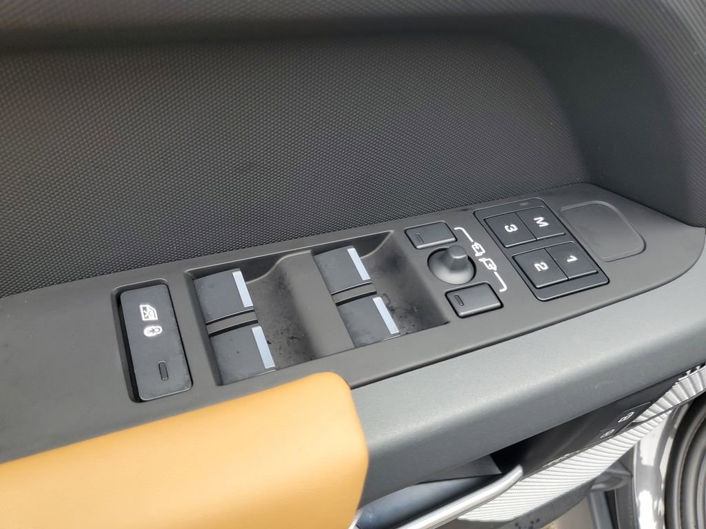 Certified 2024 Land Rover Defender 130 X AWD/4WD image 9