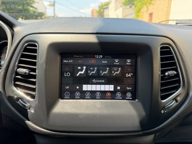 Used 2020 Jeep Compass Latitude AWD/4WD image 31