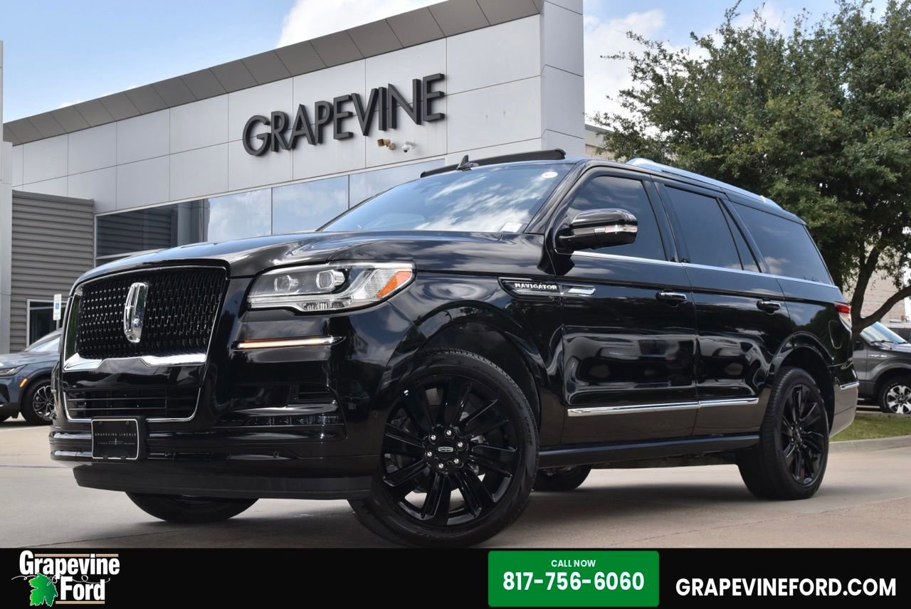 Certified 2024 Lincoln Navigator Reserve AWD/4WD image 1