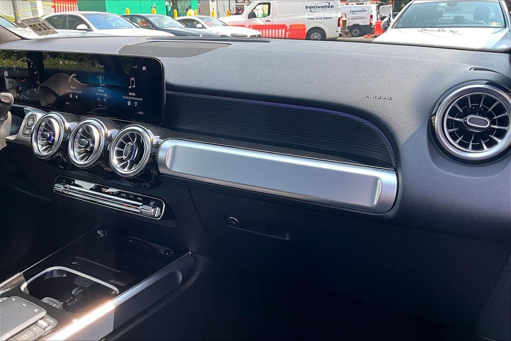 Certified 2023 Mercedes-Benz GLB 250 4MATIC image 16