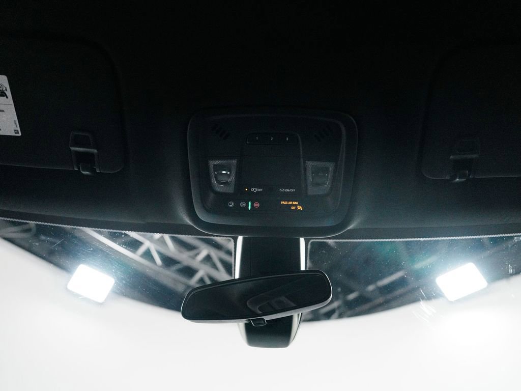 Used 2022 Chevrolet Traverse LT w/ LPO, Floor Liner Package AWD/4WD image 44